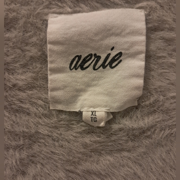 Fuzzy & Soft Gray Aerie Cropped Cardigan - Picture 3 of 3